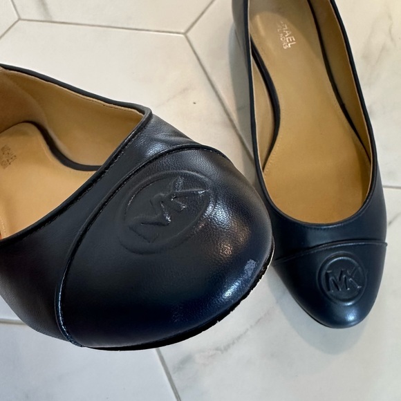 Michael Kors navy blue ballet flats, size 7.5 - Picture 3 of 9